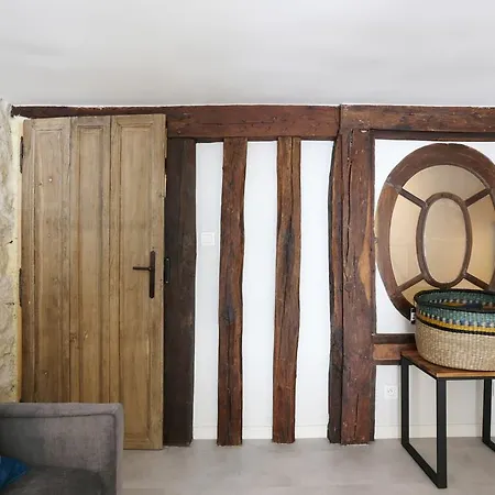 / Saint Germain Des Pres Apartment *