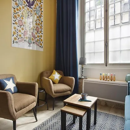 / Saint Germain Des Pres Apartment *