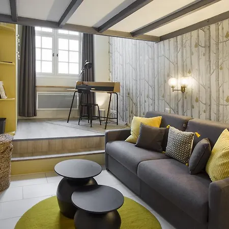 / Saint Germain Des Pres Apartment