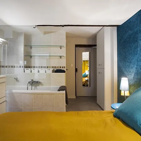 Apartment / Saint Germain Des Pres *