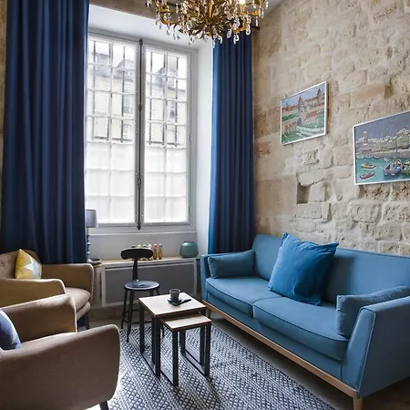 / Saint Germain Des Pres Daire Paris